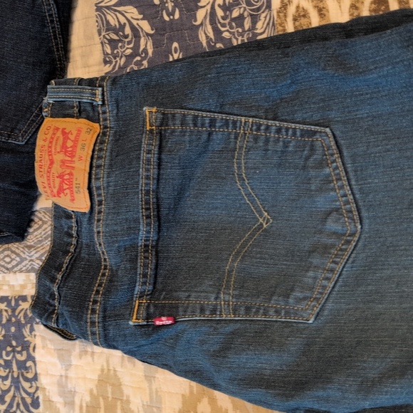 Lot of 5 pair Levi Jeans 4 pair size 36x32 and one pair 36x34 - Picture 8 of 13